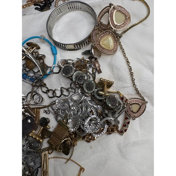 Assorted Costume Jewelry Lot Necklace Bracelet Brooch Earrings Beads Charms - Picture 4 of 8